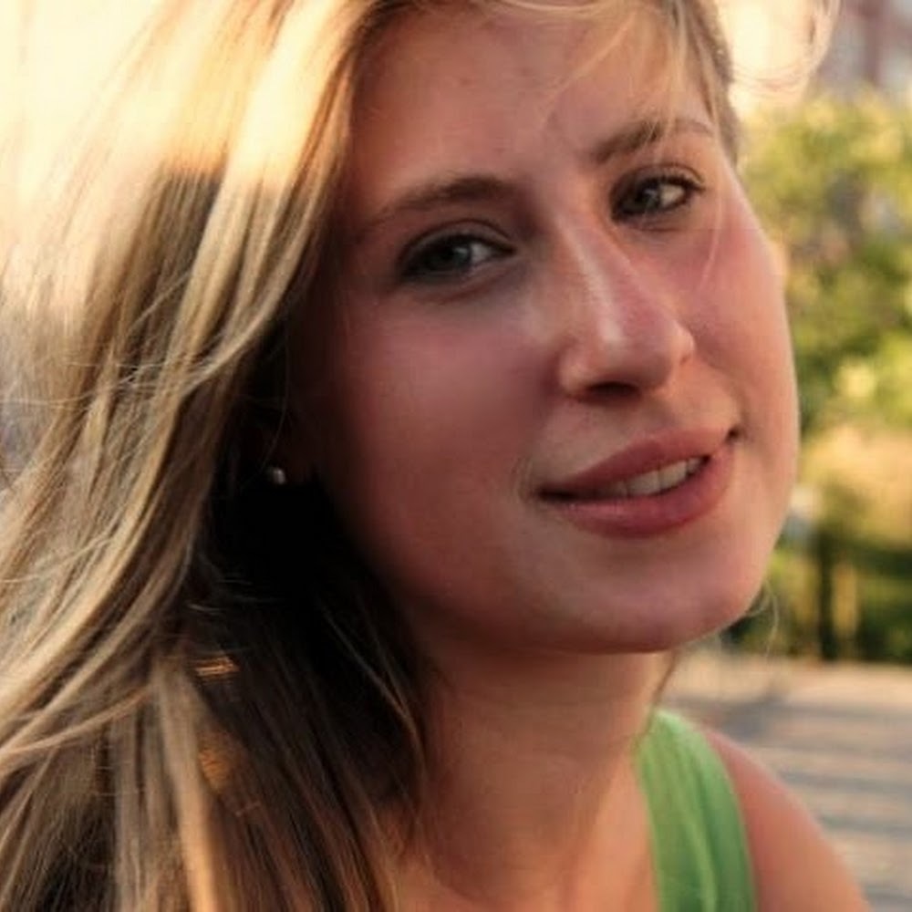 Meet your Posher, Caitlin